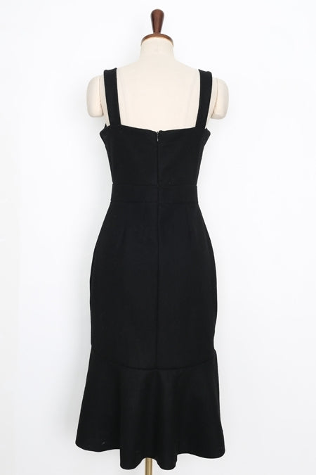 Black Ruffled Hem Casual Dresses