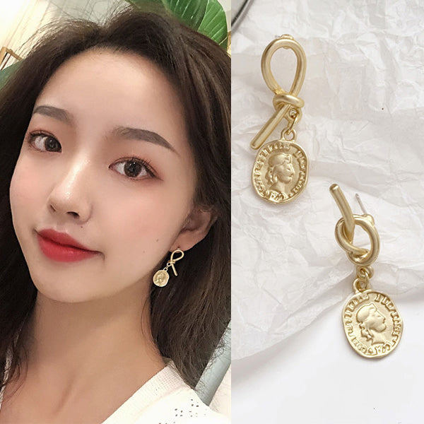 Venus mat gold earrings Gift Korean jewelry Womens Accessories