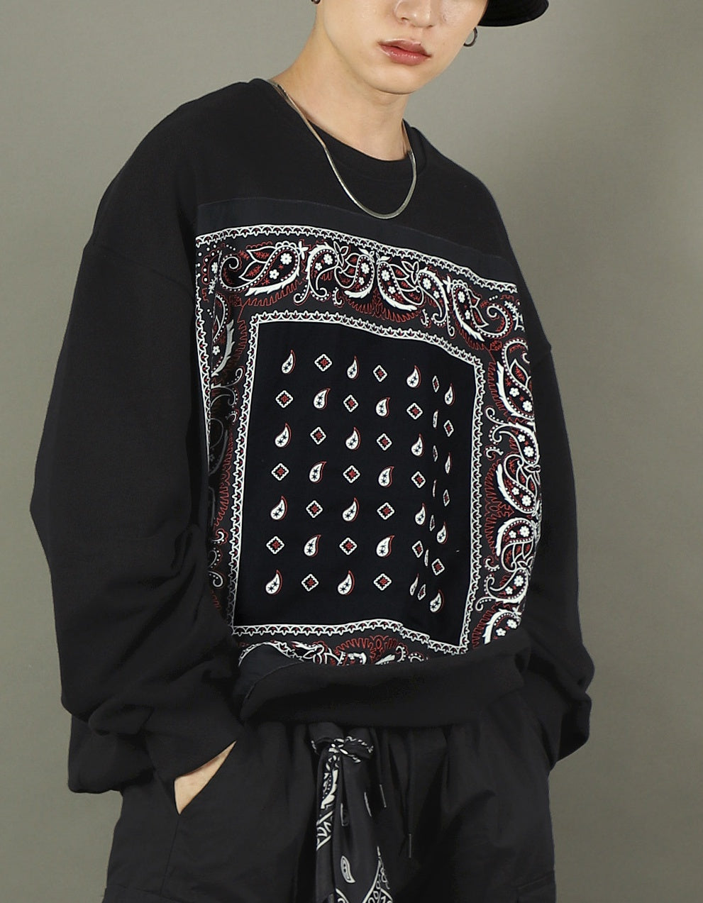 Black Paisley Crewneck Sweatshirts Mens Crewneck Tops Bandana Pattern