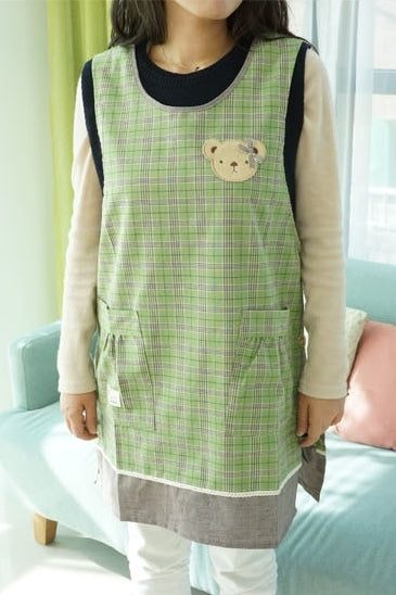 Green Plaids Pattern Bear Embroidery Aprons