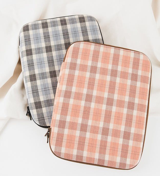 Casual Checkered Plaids Pattern iPad Laptop Sleeves Cases Pouches Protective Covers Purses Handbags Square Cushion Designer School Collage Office Lightweight