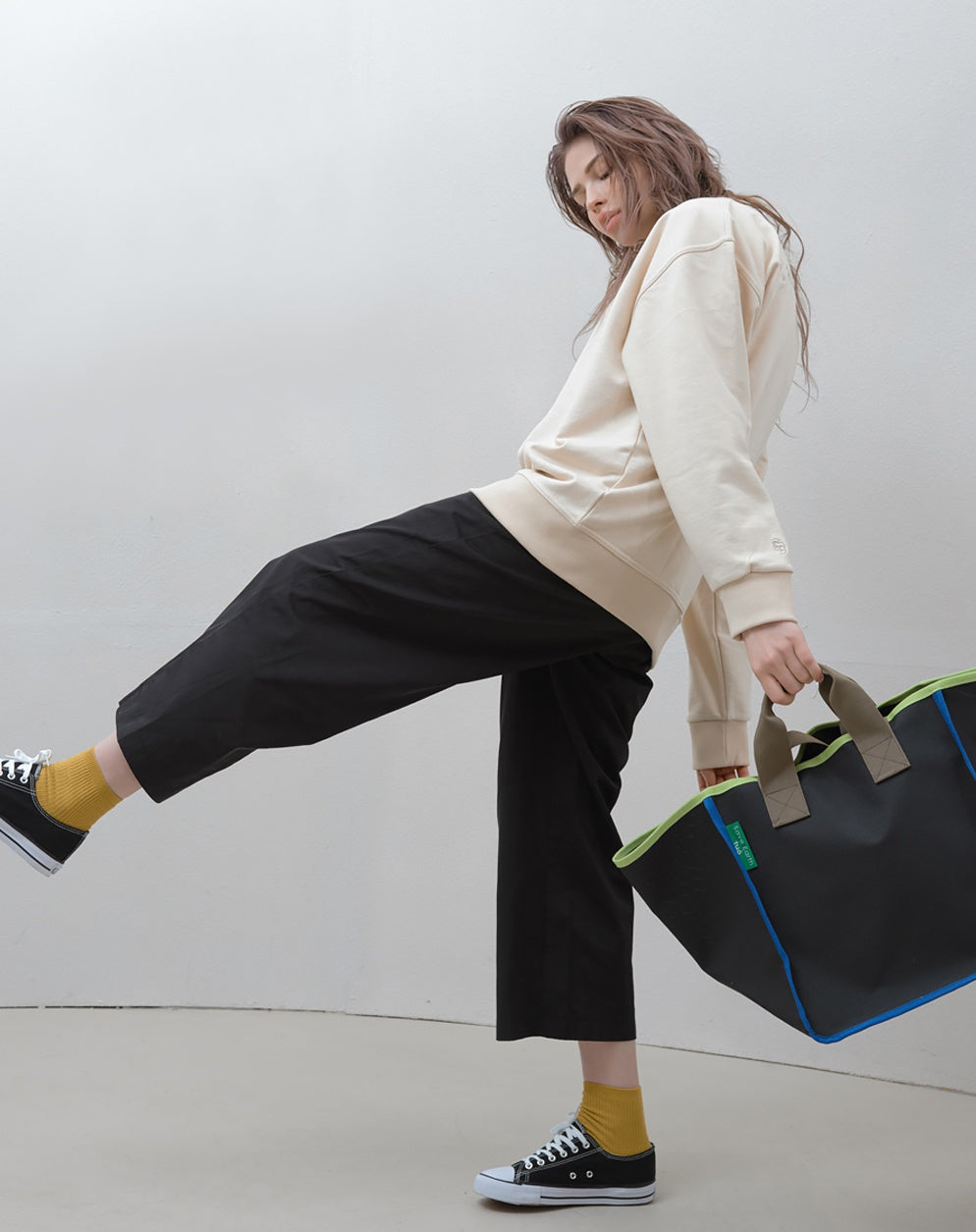 TUO Eco-Friendly Save Earth Shopper Handbags Womens Woven Vinyl Coated