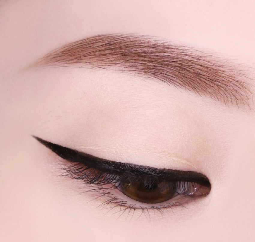 Lily by Red Nine to Nine Survival Pen Eyeliner Matte Black Makeups