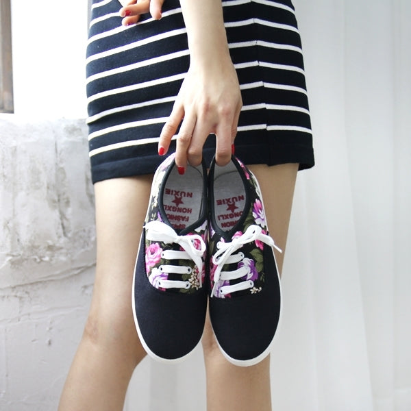 Black Floral Canvas Sneakers Cute Lovely Low-Tops Shoes
