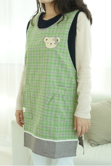 Green Plaids Pattern Bear Embroidery Aprons